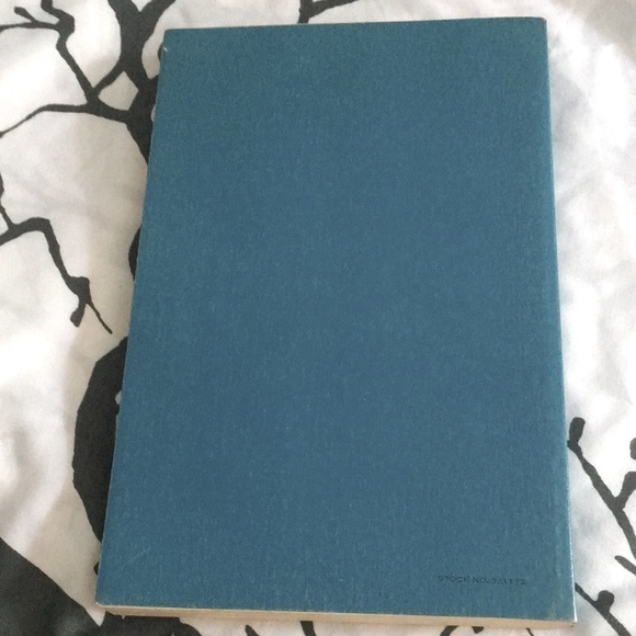 VINTAGE Standard First Aid & Personal Safety Softcover 1973 - Picture 2 of 5